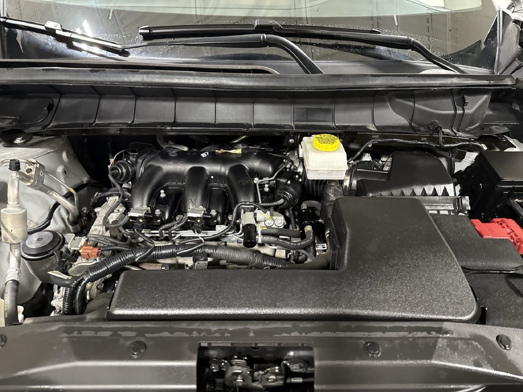Used 2024 Nissan Pathfinder SV AWD/4WD image 25