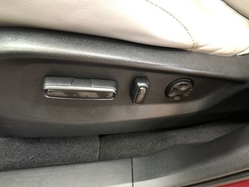 Used 2020 Honda CR-V EX-L image 11