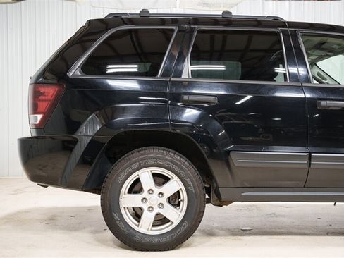 Used 2005 Jeep Grand Cherokee Laredo AWD/4WD image 16