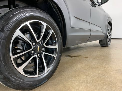 Used 2025 Chevrolet TrailBlazer LT image 9