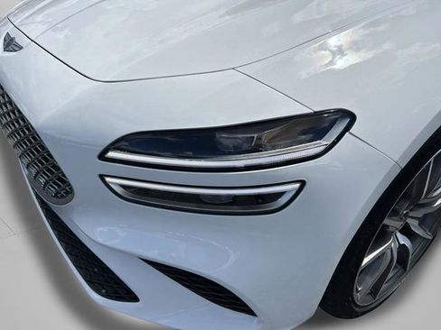Used 2025 Genesis G70 2.5T image 14