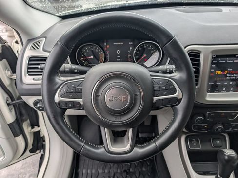Used 2018 Jeep Compass Latitude w/ Popular Equipment Group FWD image 14