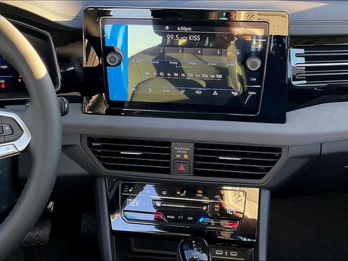 New 2025 Volkswagen Jetta SE image 6