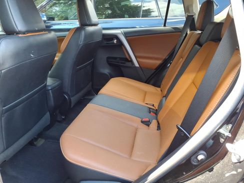 Used 2017 Toyota RAV4 Limited FWD image 7