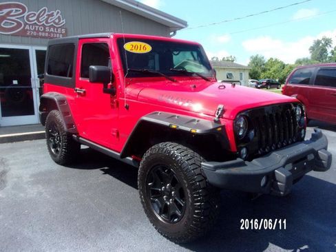 Used 2016 Jeep Wrangler Sport AWD/4WD image 3