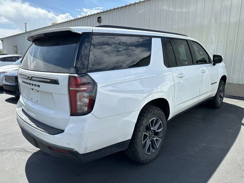Used 2022 Chevrolet Suburban Z71 AWD/4WD image 3