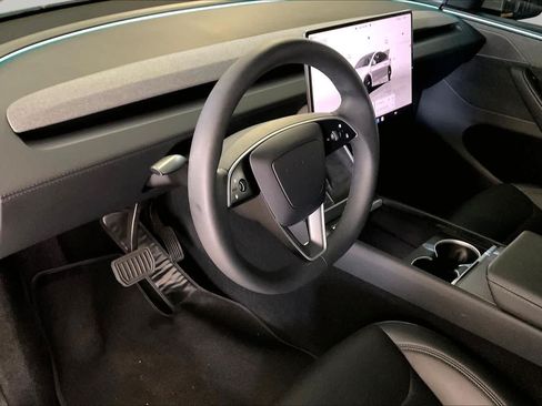 Used 2026 Tesla Model Y 2WD image 15