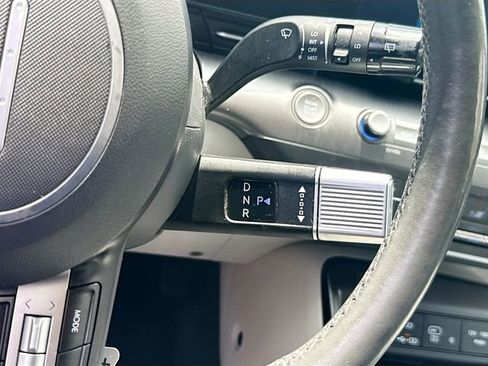 Used 2024 Hyundai Kona Limited FWD image 16
