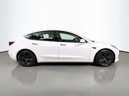 Used 2021 Tesla Model 3 Standard Range Plus image 8