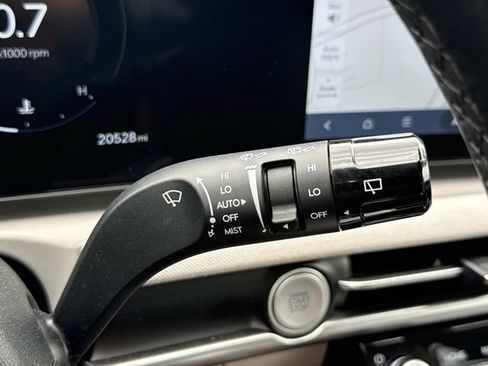 Used 2025 Hyundai Tucson Limited FWD image 25