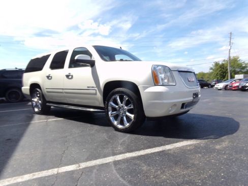 Used 2013 GMC Yukon XL Denali image 45