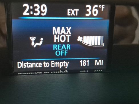 Used 2013 Toyota Sienna XLE image 30