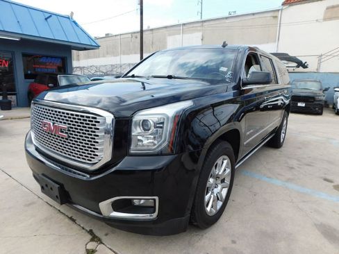 Used 2015 GMC Yukon XL Denali w/ Touring Package image 3