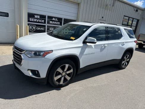Used 2019 Chevrolet Traverse LT w/ LT Premium Package AWD/4WD image 18