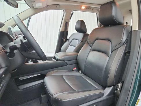 Used 2025 Nissan Pathfinder SL w/ SL Premium Package FWD image 19