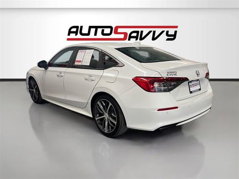 Used 2023 Honda Civic Touring image 5