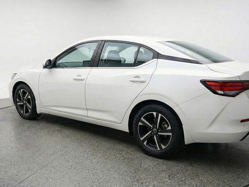 Used 2025 Nissan Sentra SV FWD image 5