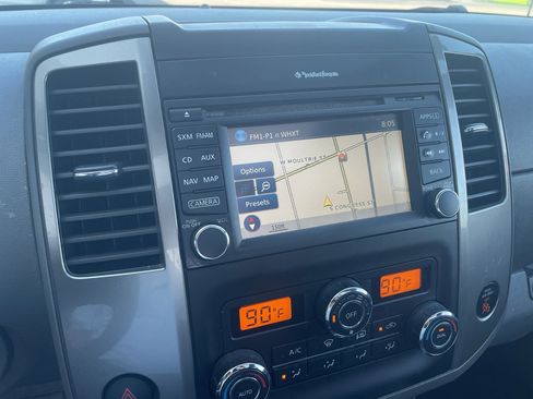 Used 2019 Nissan Frontier SL image 14