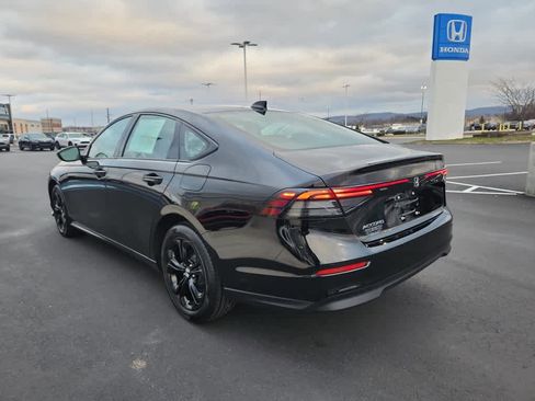 Certified 2025 Honda Accord SE image 4