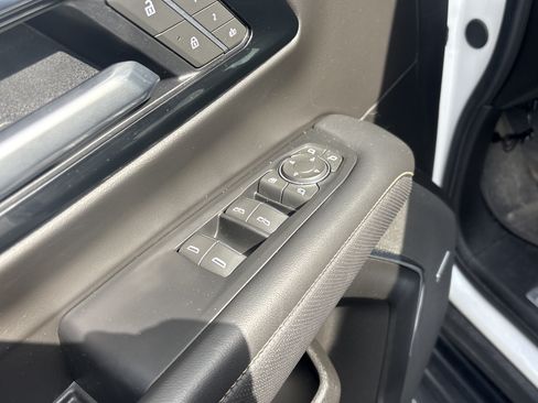 Used 2025 Chevrolet Tahoe Premier AWD/4WD image 19