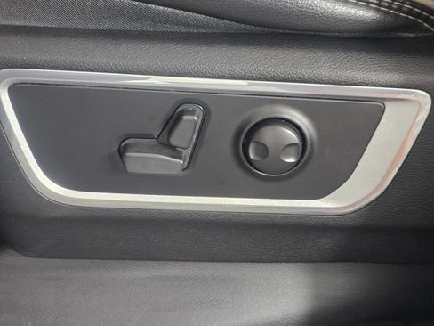 Used 2022 RAM 1500 Laramie AWD/4WD image 36