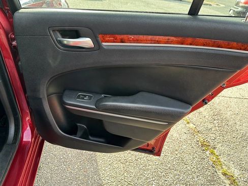 Used 2014 Chrysler 300 image 20
