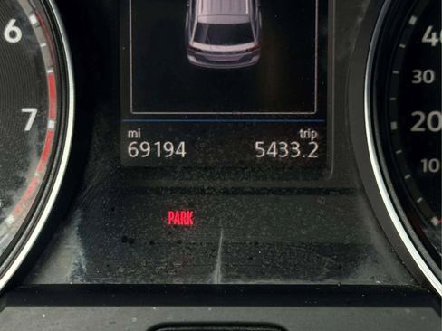 Used 2019 Volkswagen Atlas SE image 16