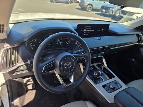 Certified 2025 MAZDA CX-90 3.3 Turbo w/ Preferred Package AWD/4WD image 9