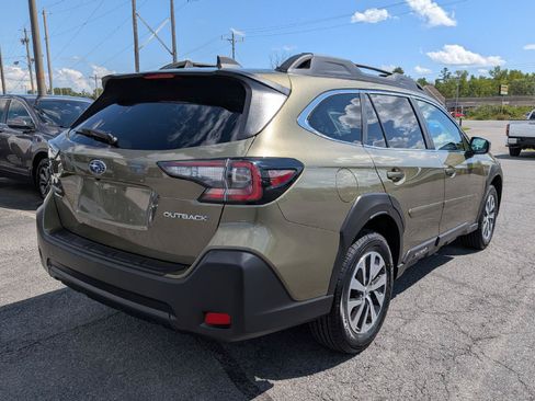 Used 2025 Subaru Outback Premium AWD/4WD image 8