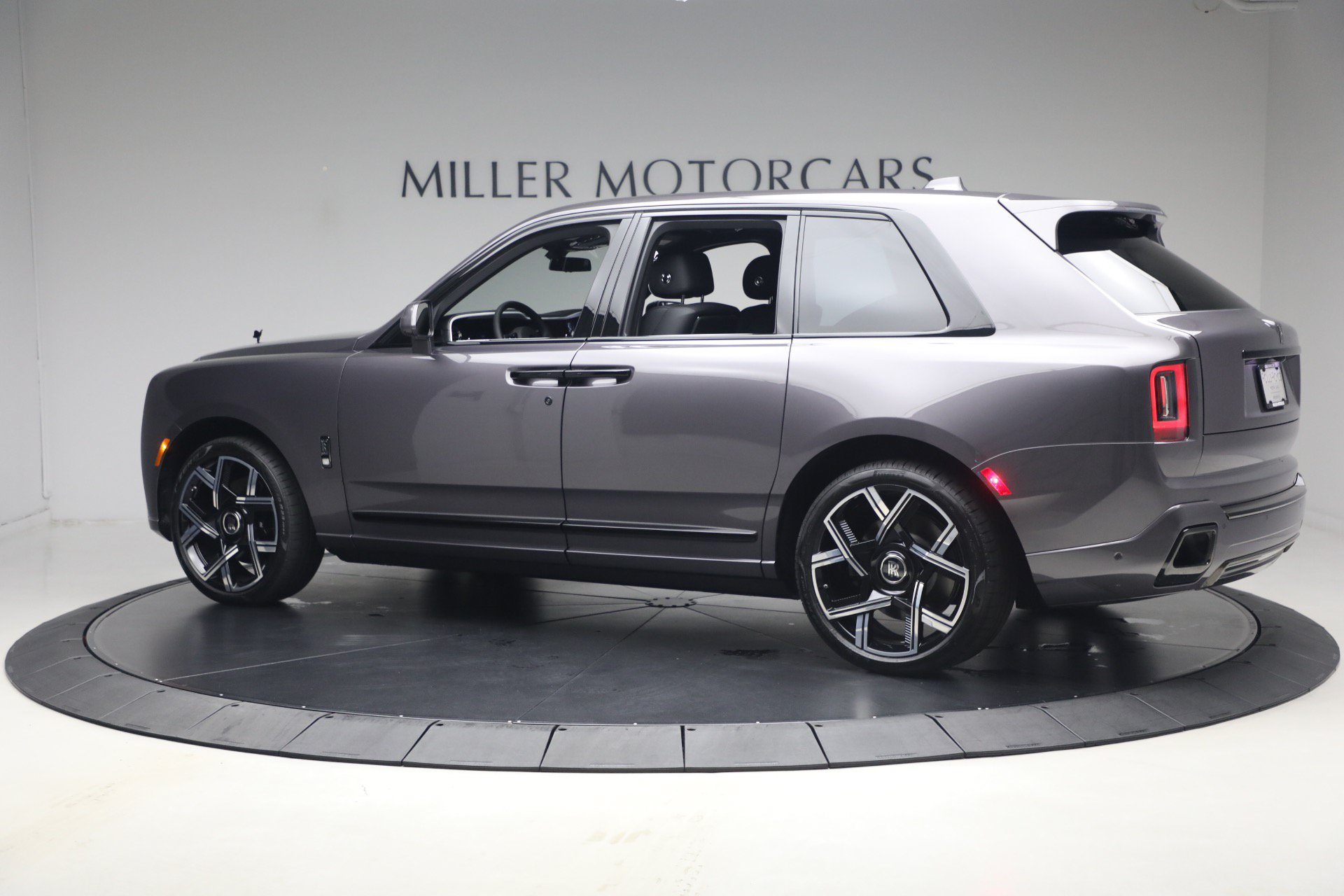 New 2027 Rolls-Royce Cullinan Black Badge AWD/4WD image 6