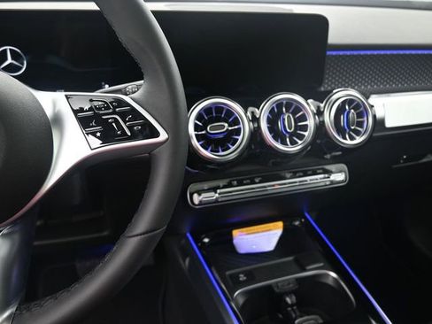 New 2025 Mercedes-Benz GLB 250 image 2