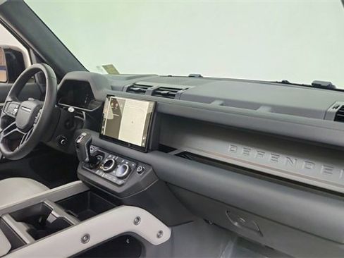 Used 2025 Land Rover Defender 110 X image 20