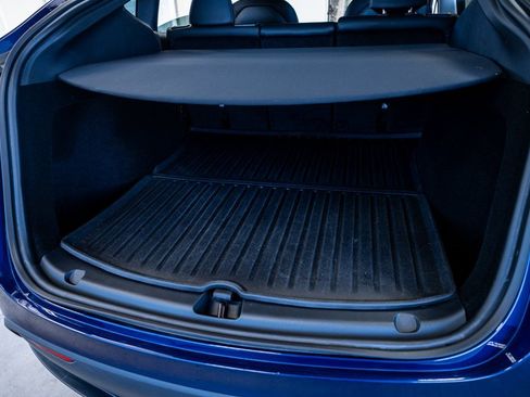 Used 2023 Tesla Model Y Long Range image 54