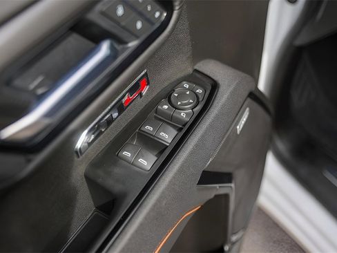 Used 2025 GMC Sierra 1500 AT4 image 24