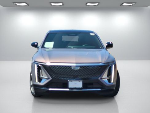 Certified 2024 Cadillac Lyriq Tech AWD/4WD image 2