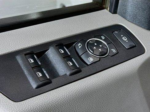 Used 2021 Ford F250 XLT w/ XLT Value Package AWD/4WD image 17