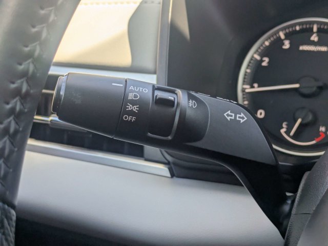Used 2025 Mitsubishi Outlander SE FWD image 29