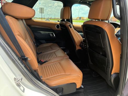 Used 2018 Land Rover Discovery HSE Luxury AWD/4WD image 39