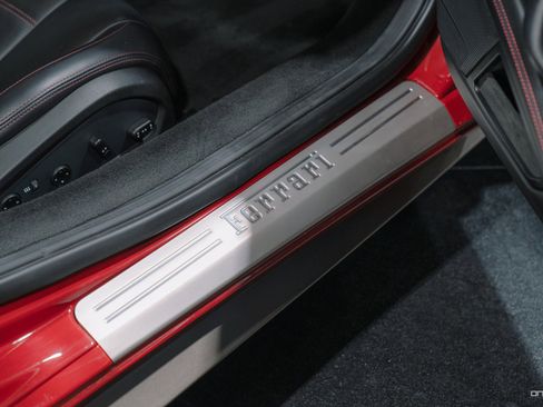 Used 2012 Ferrari 458 Italia in RARE Rosso Mugello w/ NO St image 23