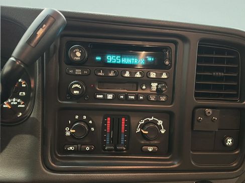 Used 2005 Chevrolet Tahoe LS AWD/4WD image 29