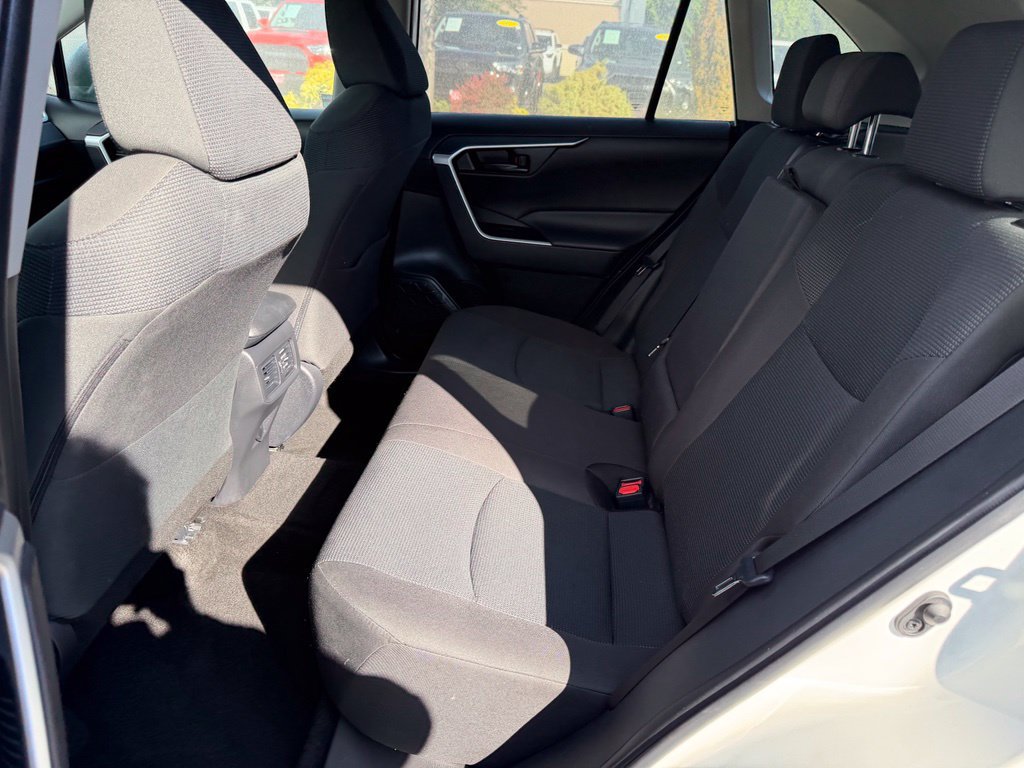 Certified 2025 Toyota RAV4 LE AWD/4WD image 17
