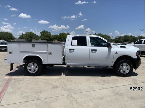 Used 2023 RAM 2500 Tradesman AWD/4WD image 5