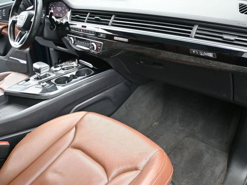 Used 2019 Audi Q7 3.0T Premium Plus w/ Premium Plus Package image 16