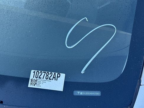 Used 2022 Tesla Model 3 Standard Range image 2