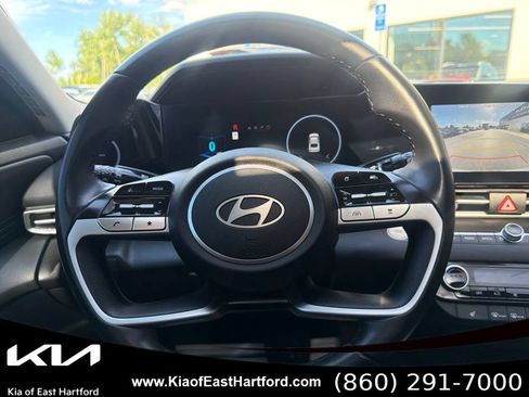 Used 2024 Hyundai Elantra SEL w/ Convenience Package FWD image 35