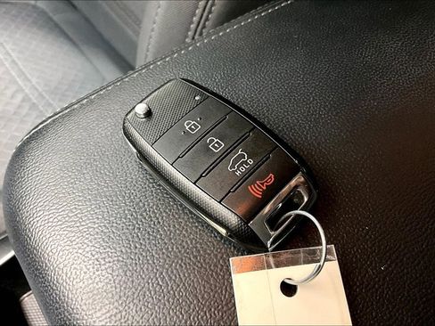 Used 2019 Kia Sorento L FWD image 13