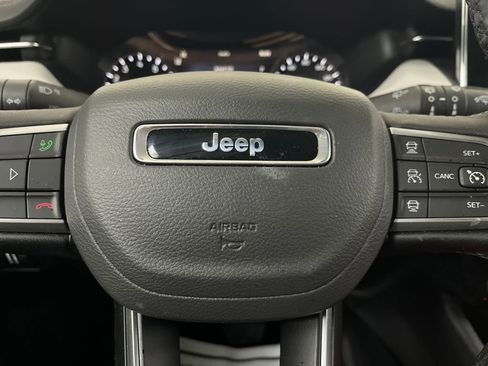 Used 2025 Jeep Compass Limited image 63