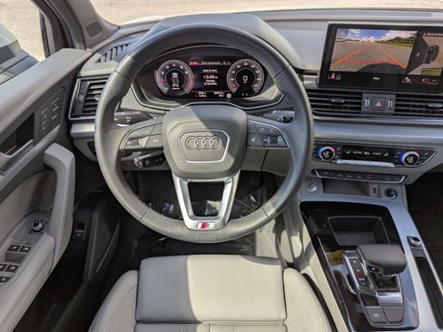 Certified 2025 Audi Q5 Prestige image 17