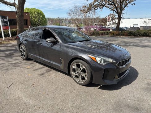 Used 2020 Kia Stinger GT-Line image 2