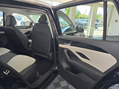 New 2026 Volkswagen Tiguan SE AWD/4WD image 37